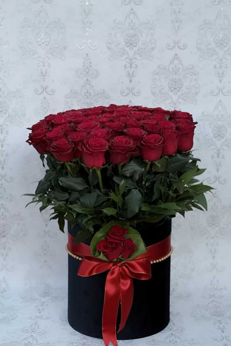 50 Roses Siyah Dev Kutuda