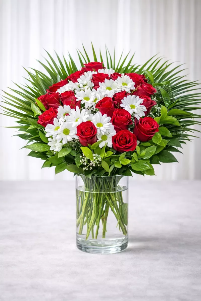 Aşkın Zarafeti Cam Vazoda Gül & Papatya Aranjmanı